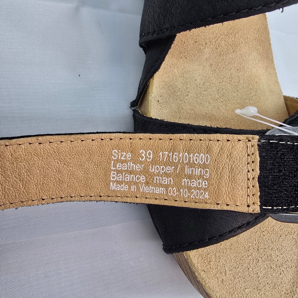 Dansko Black Leather Wedge Sandals Gold Buckle Slingback Wood Grain Heel Size 39 - Picture 8 of 9